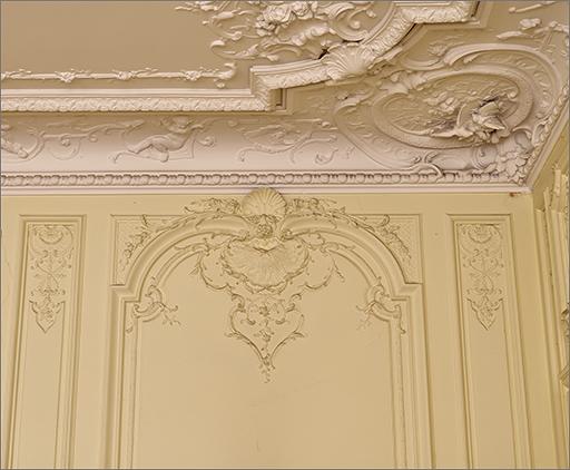 Lambris, détail du décor.