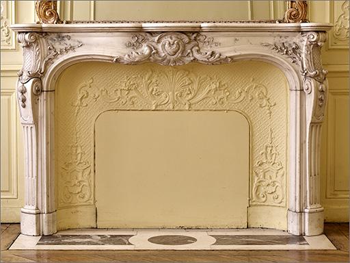 Cheminée, ensemble face.