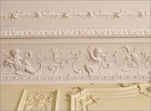Adoucissement de plafond, détail du décor.