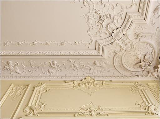 Adoucissement de plafond, détail du décor.