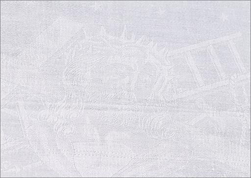 Nappe d'autel n° 5, détail : tête de Christ couronné d'épines sur un trophée d'instruments de la Passion.