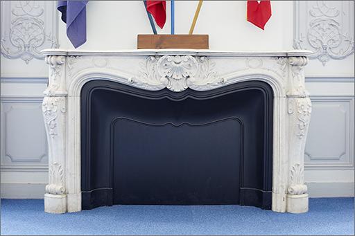 Cheminée ; détail du manteau.