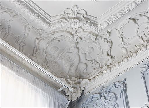 Plafond, détail d'un angle ; allégorie de l'été.