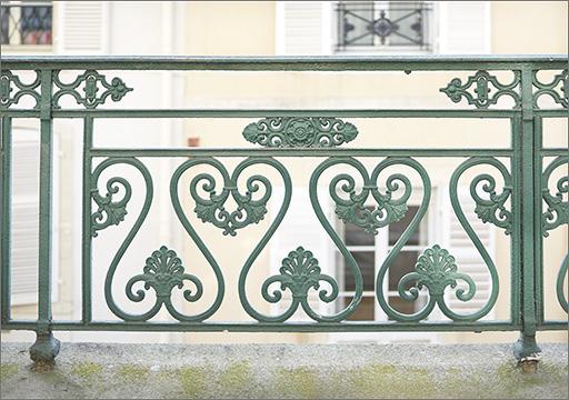 Terrasse haute du corps D : détail garde-corps.