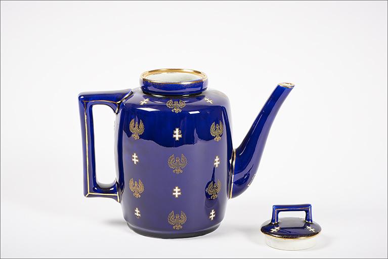 Cafetière, ensemble ouvert.