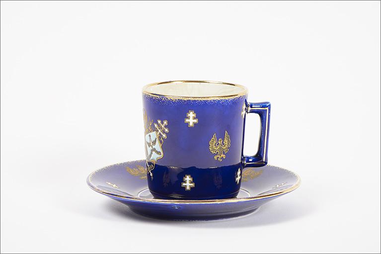 Tasse et soucoupe, ensemble.
