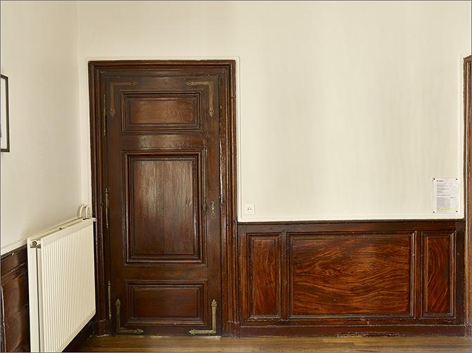 Portes et lambris (1er étage), détail.