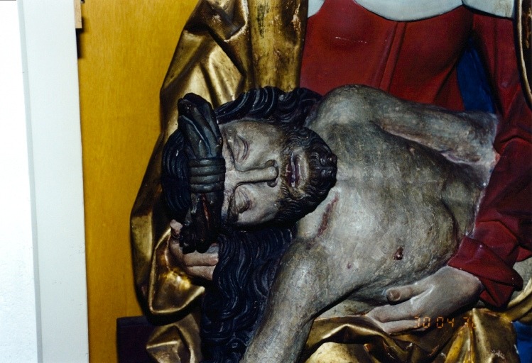 Vue de détail du Christ mort.