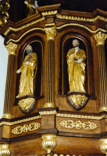 Vue de détail des statues de saint Matthieu et de saint Luc.