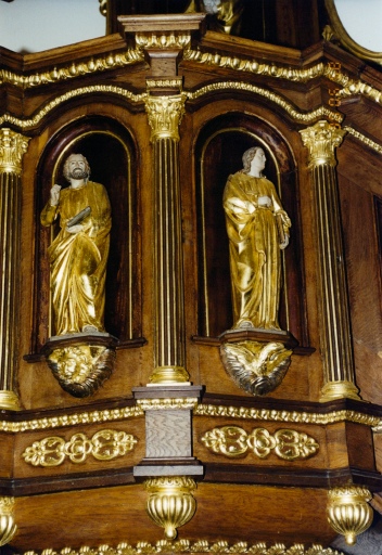 Vue de détail des statues de saint Marc et de saint Jean.