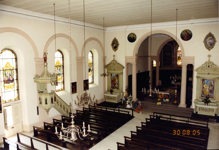 Vue d'ensemble de l'intérieur, depuis la tribune.