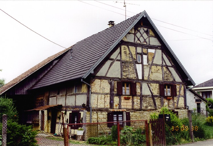 Vue d'ensemble du logis, depuis le sud-ouest.