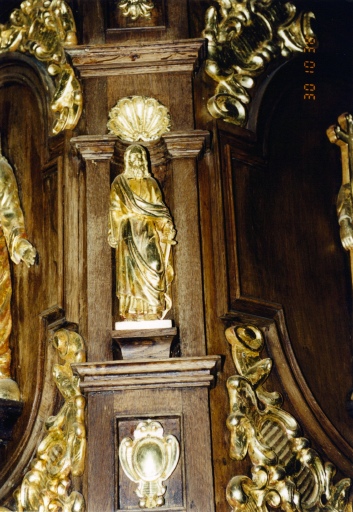 Vue de détail de la statuette représentant saint Paul.