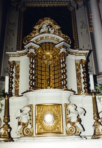 Tabernacle et exposition. Vue de détail.