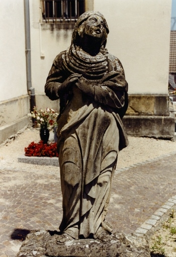 Statue de la Vierge : vue de détail.