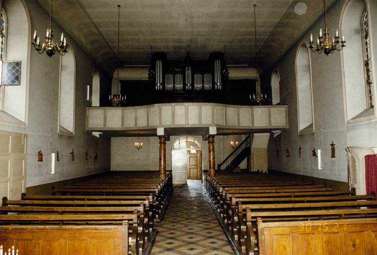 Vue d'ensemble de l'intérieur, depuis le choeur.