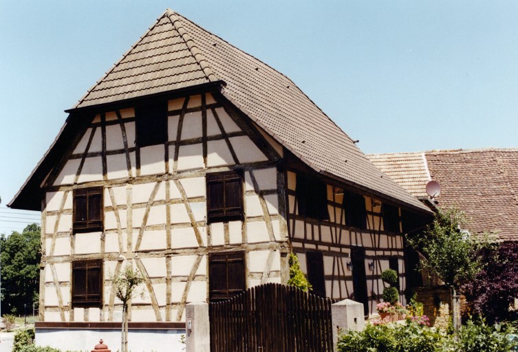 Vue d'ensemble du logis, depuis le sud.