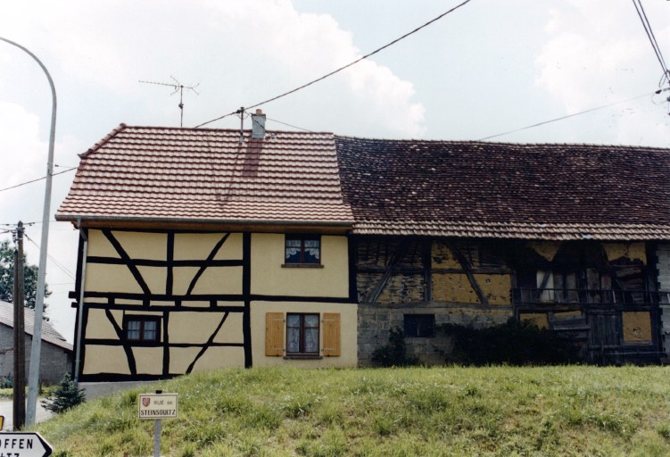 Vue d'ensemble du gouttereau arrière.
