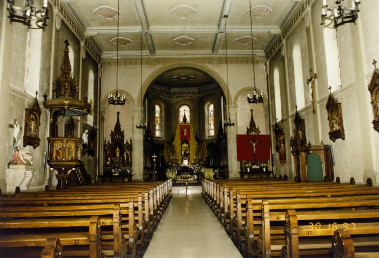 Intérieur de la nef : vue d'ensemble