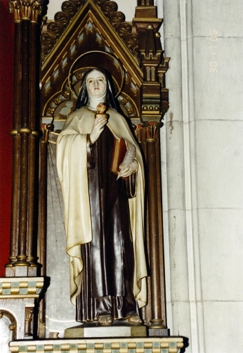 Statue de sainte Thérèse d'Avila.