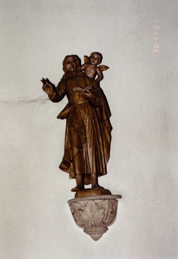 Statue de l'ancienne chaire : saint Matthieu.