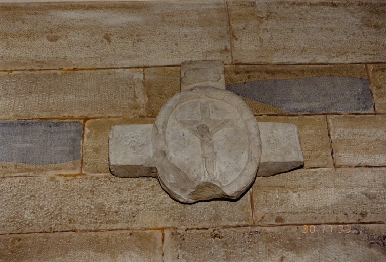 Croix de chemin : Christ en croix