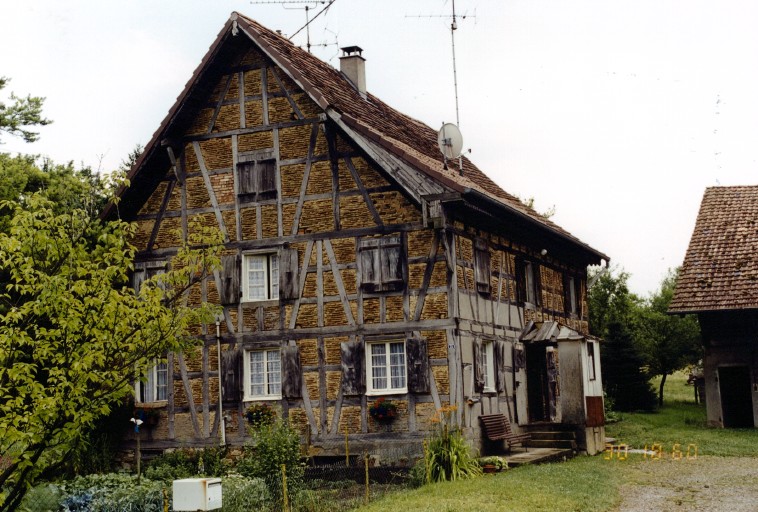 Vue d'ensemble depuis le nord du logis.