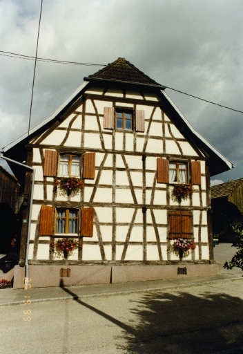 Vue du pignon est du logis.