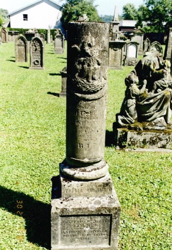 Monument funéraire des époux François Bernard Hanser et Reine Pfanner