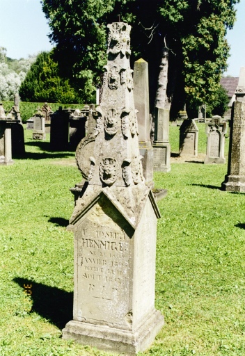 Monument funéraire des époux François Joseph Hennigé et Madeleine Goettelmann