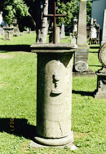 Monument funéraire du curé Joseph Jérôme Louis Chevrier