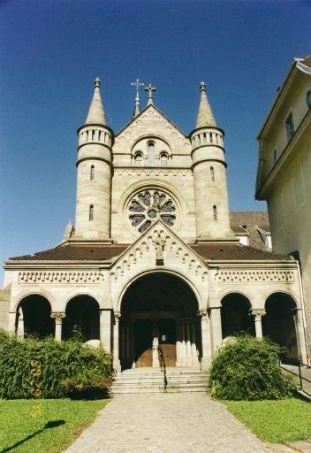 Vue d'ensemble de la façade ouest.