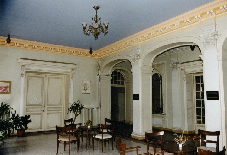 Vue d'ensemble du vestibule.