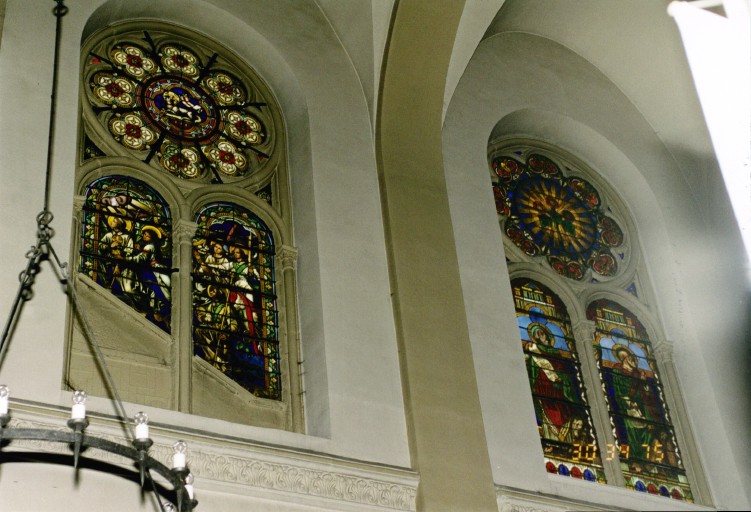 Baies du transept sud : les anges et dominations, saint Jean et saint Marc. Vue d'ensemble.