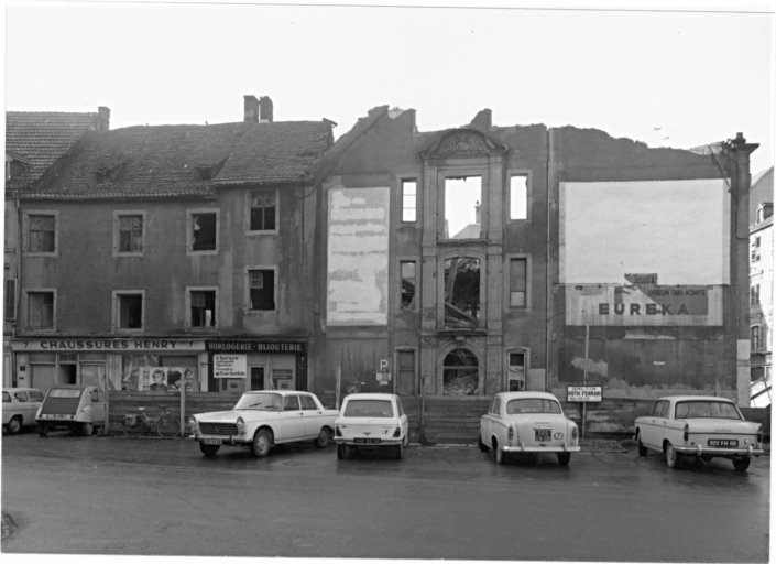 Façade nord, durant la démolition.