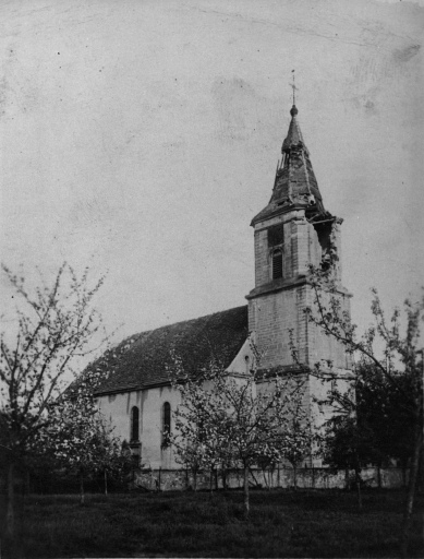 Clocher de l'église en ruine après 1914.