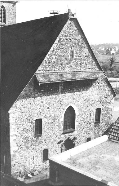 Vue extérieure de la façade occidentale.