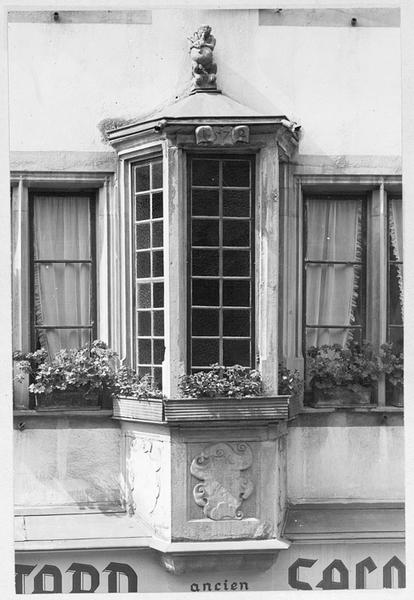 Façade principale donnant sur la rue : échanguette.