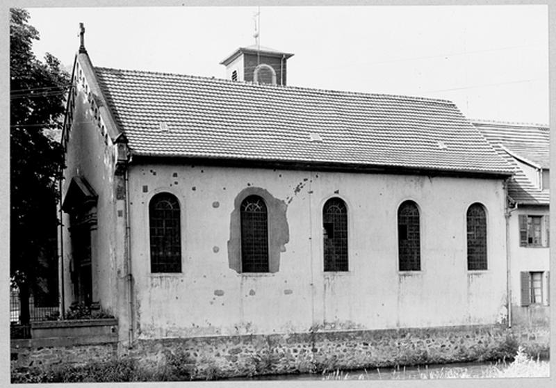 Façades nord et est du temple, sur la Thur.