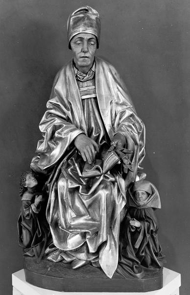 Statue de Saint Thiébaut et deux pèlerins, vue de face. - © Région Alsace - Inventaire général
