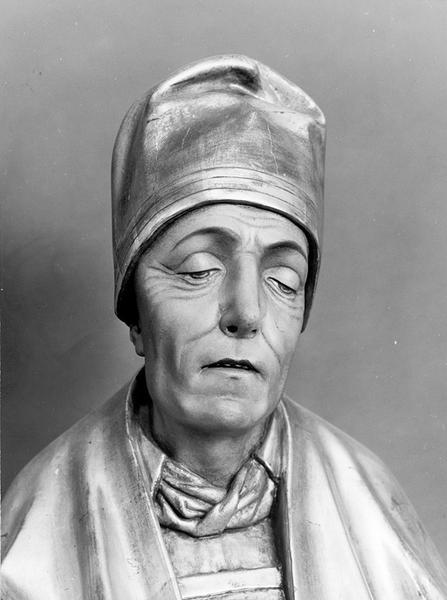 Statue de Saint Thiébaut et deux pèlerins, détail de la tête.