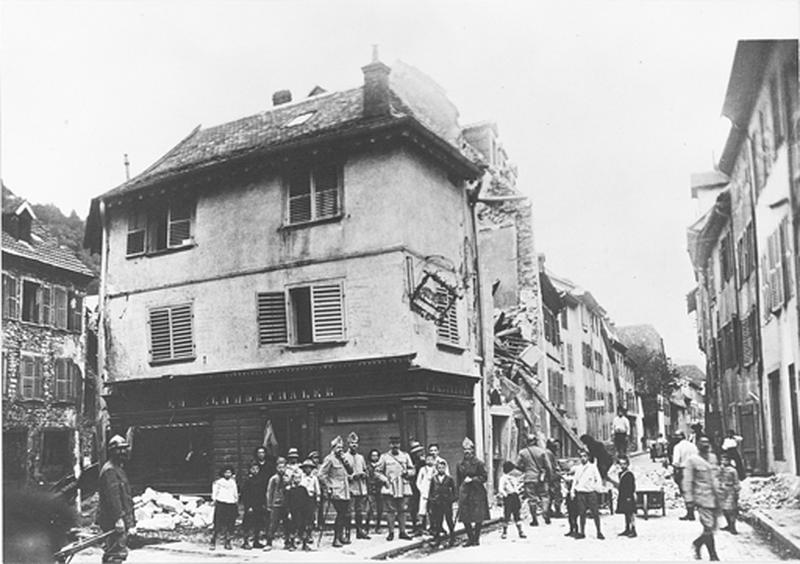 Vue de la maison, après les bombardements de 1914-1918.