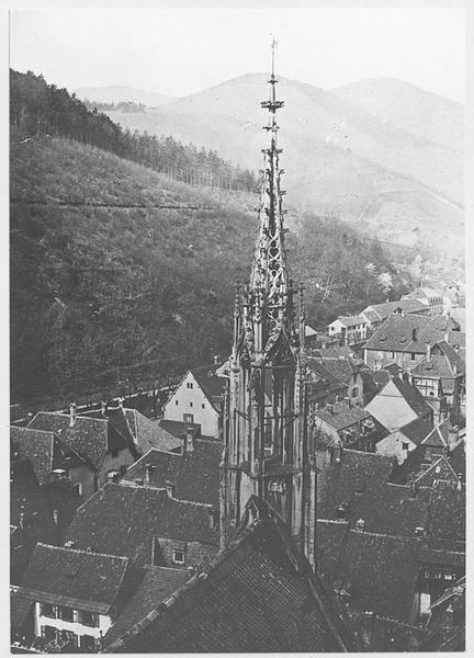 Vue du campanile ouest, après la guerre de 1914-1918.