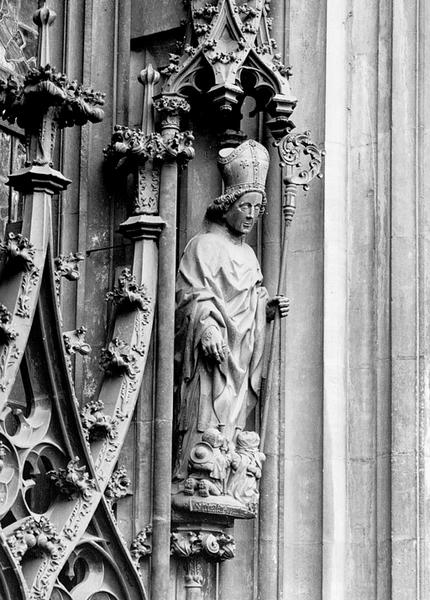 Statue : saint Thiébaut et deux pèlerins