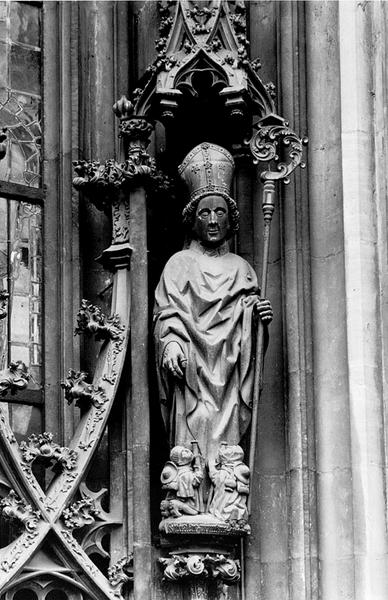 Façade Nord, portail latéral nord : statue de Saint Thiébaut (N3).