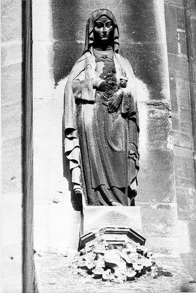 2 statues : sainte Thérèse de Lisieux, saint Emile d'Espagne