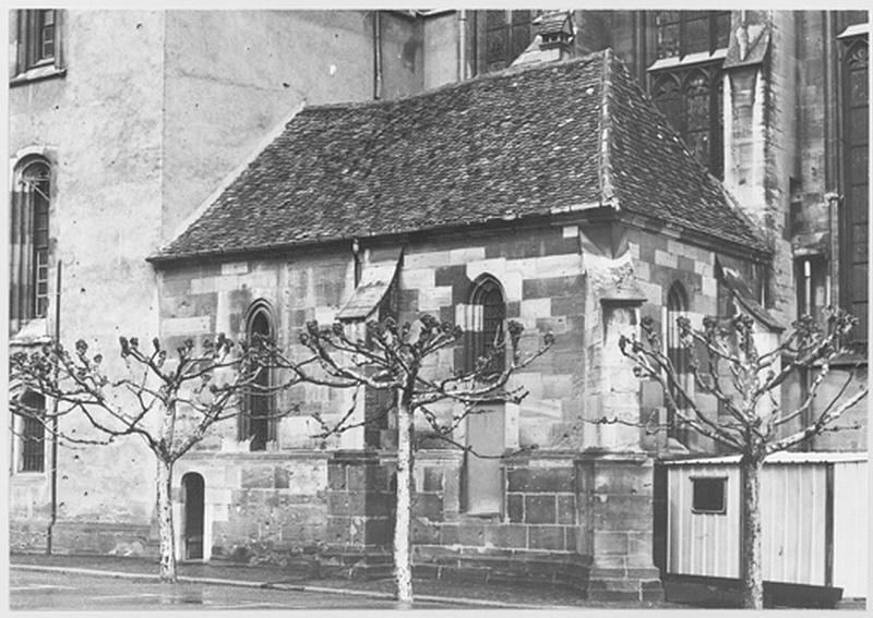 Façade sud, les deux sacristies contre le mur sud du choeur.