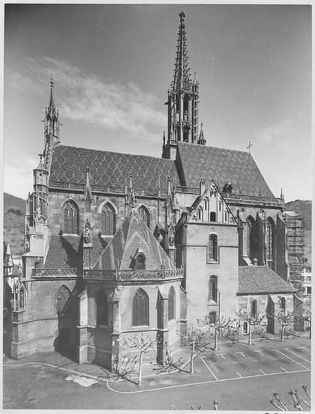 Façade sud de la nef et du choeur.