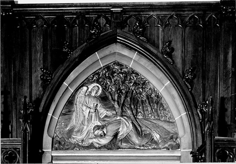 Vue de détail du choeur, mur nord, tympan de la porte de la sacristie : Jésus au Mont des Oliviers.