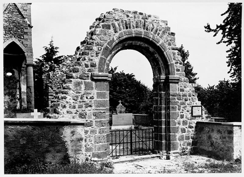 Vue du nord-ouest de la porte d'entrée occidentale.